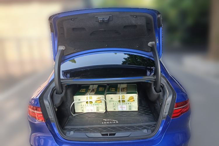 Used Jaguar XEL 2020 2.0T 200PS R-DYNAMIC Youth Sports Edition Trunk