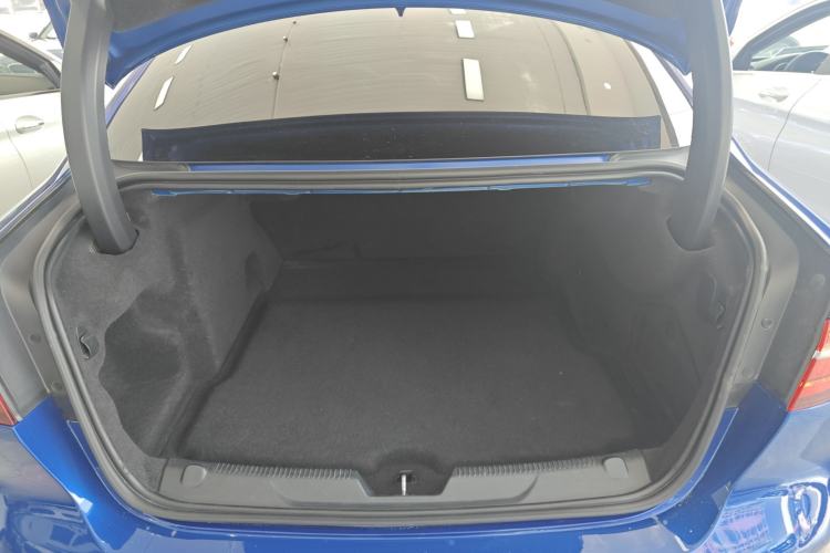 Used Jaguar XEL 2020 2.0T 200PS R-DYNAMIC Youth Sports Edition Trunk