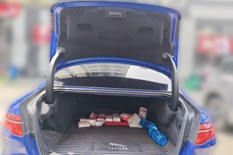 Used Jaguar XEL 2020 2.0T 200PS R-DYNAMIC Youth Sports Edition Trunk