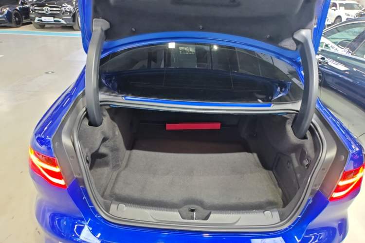 Used Jaguar XEL 2020 2.0T 200 PS R-DYNAMIC S Advanced Sport Edition Trunk