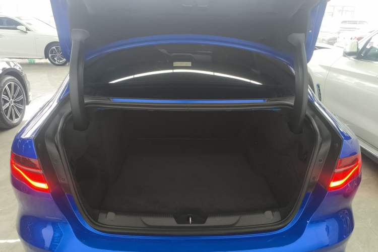 Used Jaguar XEL 2020 2.0T 200 PS S Advanced Elegance Edition Trunk