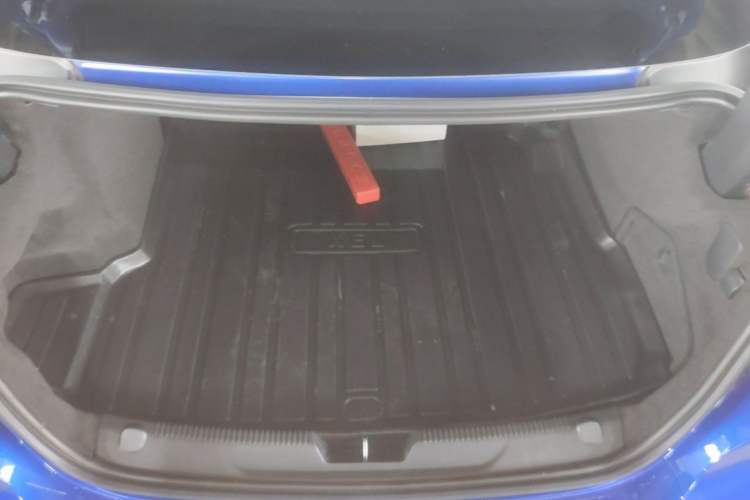 Used Jaguar XEL 2020 2.0T 200 PS R-DYNAMIC S Advanced Sport Edition Trunk