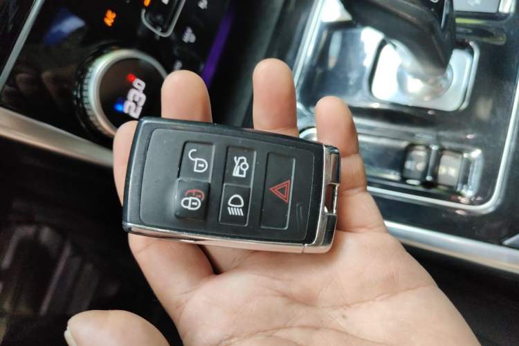 Used Jaguar XEL 2020 2.0T 200 PS S Advanced Elegance Edition Vehicle Key