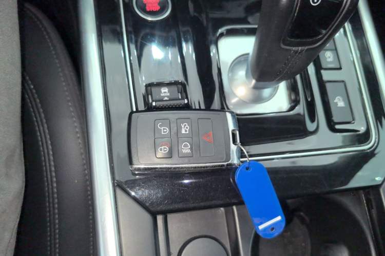 Used Jaguar XEL 2020 2.0T 200 PS S Advanced Elegance Edition Vehicle Key