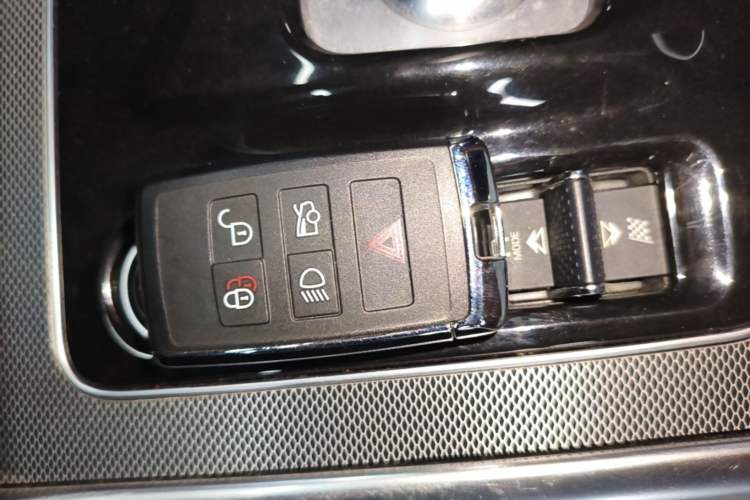 Used Jaguar XEL 2020 2.0T 200 PS R-DYNAMIC S Advanced Sport Edition Vehicle Key