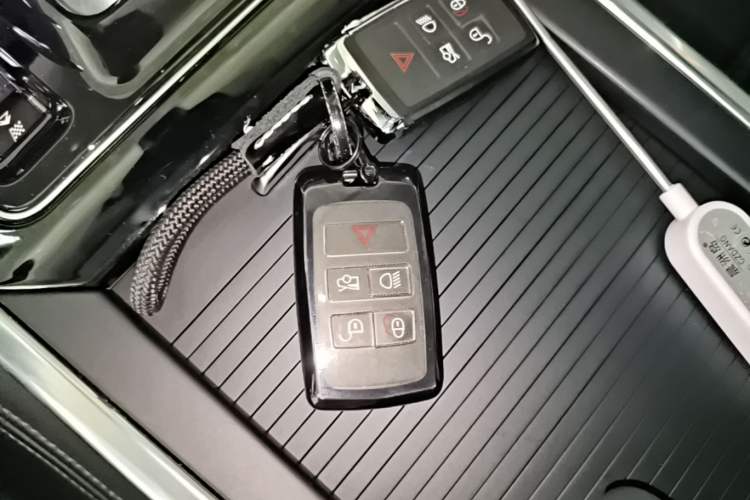 Used Jaguar XEL 2020 2.0T 200 PS S Advanced Elegance Edition Vehicle Key