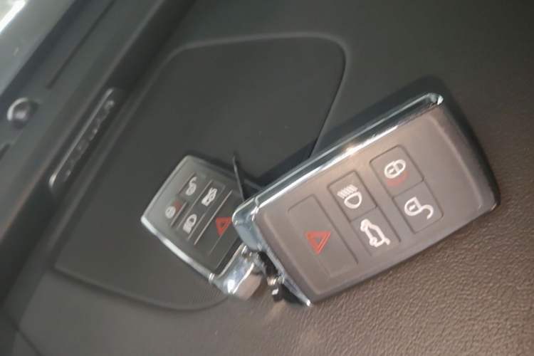 Used Jaguar XEL 2020 2.0T 250 PS R-DYNAMIC HSE Luxury Sport Edition Vehicle Key