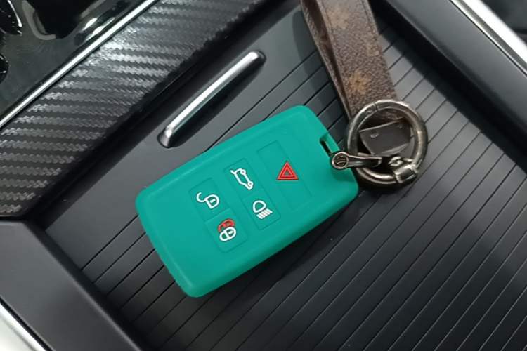 Used Jaguar XEL 2020 2.0T 200 PS S Advanced Elegance Edition Vehicle Key