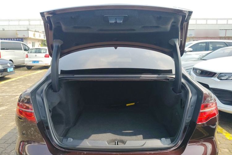 Used Jaguar XEL 2020 2.0T 200 PS R-DYNAMIC S Advanced Sport Edition Trunk