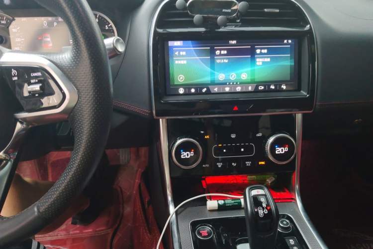 Used Jaguar XEL 2020 2.0T 200PS R-DYNAMIC Youth Sports Edition Audio And AC Panel