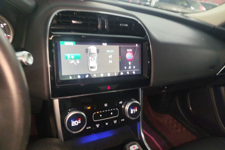 Used Jaguar XEL 2020 2.0T 200 PS S Advanced Elegance Edition Audio And AC Panel