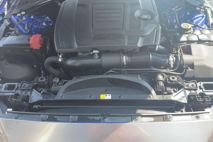 Used Jaguar XEL 2020 2.0T 200PS R-DYNAMIC Youth Sports Edition Engine Bay