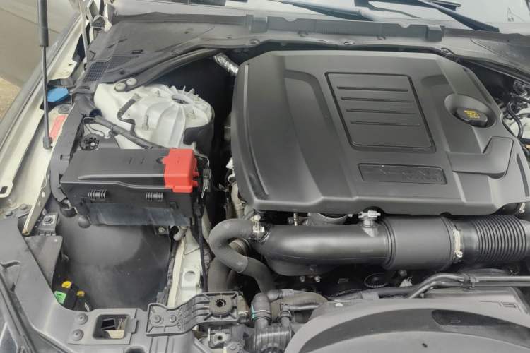 Used Jaguar XEL 2020 2.0T 200 PS S Advanced Elegance Edition Engine Bay Right