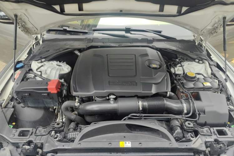 Used Jaguar XEL 2020 2.0T 200 PS S Advanced Elegance Edition Engine Bay