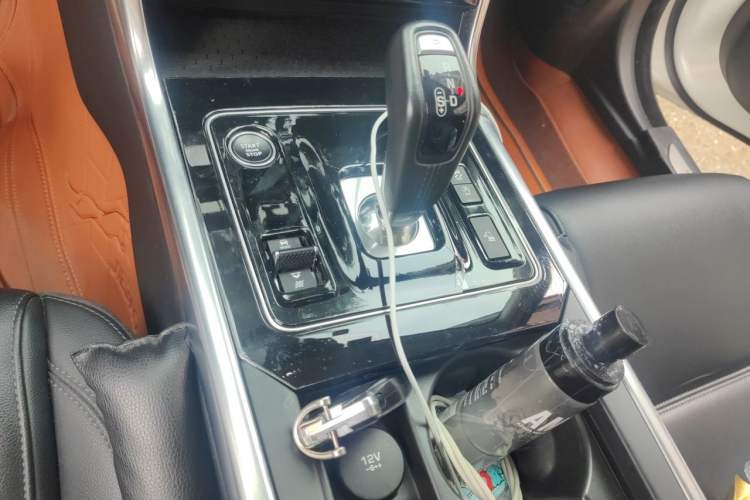 Used Jaguar XEL 2020 2.0T 200 PS S Advanced Elegance Edition Gear Lever