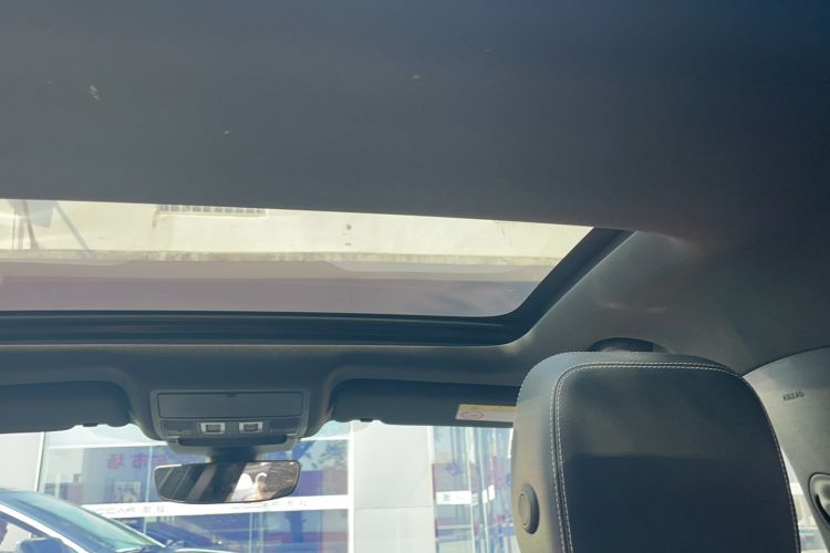 Used Jaguar XEL 2020 2.0T 200PS R-DYNAMIC Youth Sports Edition Headliner