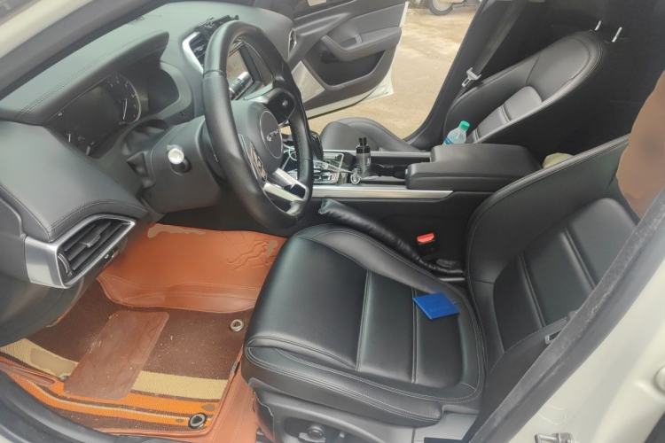 Used Jaguar XEL 2020 2.0T 200 PS S Advanced Elegance Edition Left Front Seat