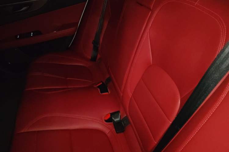 Used Jaguar XEL 2020 2.0T 200 PS R-DYNAMIC S Advanced Sport Edition Left Rear Seat
