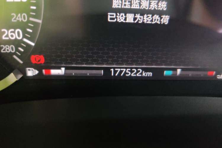 Used Jaguar XEL 2020 2.0T 200PS R-DYNAMIC Youth Sports Edition Odometer Close Up