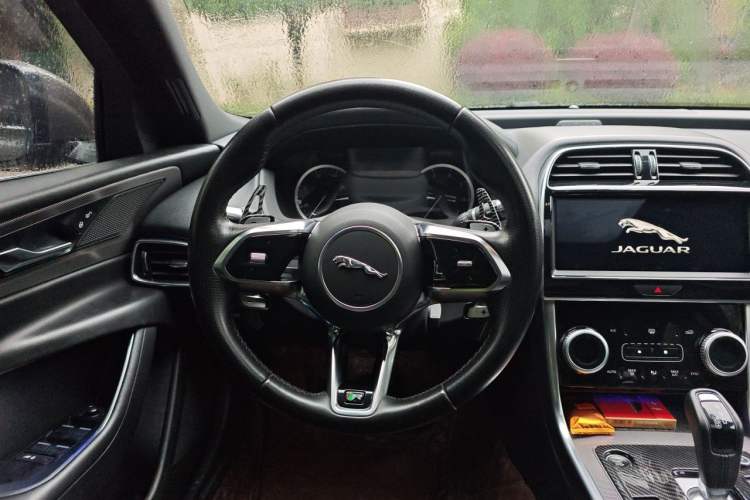 Used Jaguar XEL 2020 2.0T 200PS R-DYNAMIC Youth Sports Edition Steering Wheel