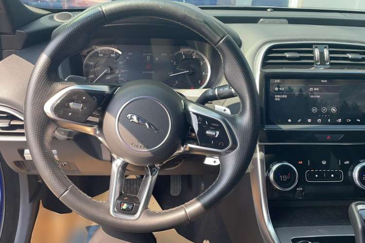 Used Jaguar XEL 2020 2.0T 200PS R-DYNAMIC Youth Sports Edition Steering Wheel