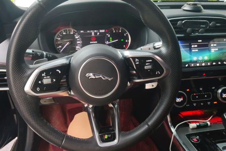 Used Jaguar XEL 2020 2.0T 200PS R-DYNAMIC Youth Sports Edition Steering Wheel