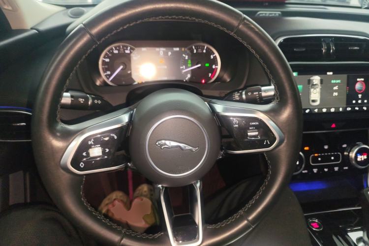 Used Jaguar XEL 2020 2.0T 200 PS S Advanced Elegance Edition Steering Wheel