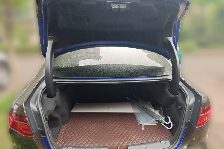 Used Jaguar XEL 2020 2.0T 200PS R-DYNAMIC Youth Sports Edition Trunk