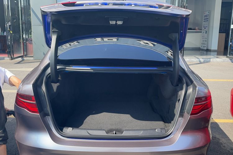 Used Jaguar XEL 2020 2.0T 200PS R-DYNAMIC Youth Sports Edition Trunk