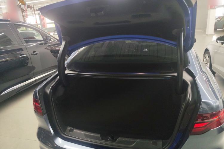 Used Jaguar XEL 2020 2.0T 200 PS S Advanced Elegance Edition Trunk