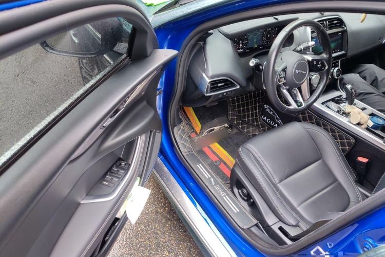 Used Jaguar XEL 2020 2.0T 200 PS R-DYNAMIC S Advanced Sport Edition Driver Seat