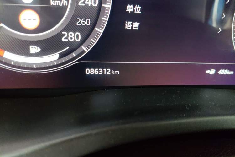 Used Jaguar XEL 2020 2.0T 200 PS R-DYNAMIC S Advanced Sport Edition Odometer Close Up
