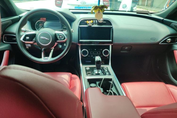 Used Jaguar XEL 2020 2.0T 200PS R-DYNAMIC Youth Sports Edition Center Console