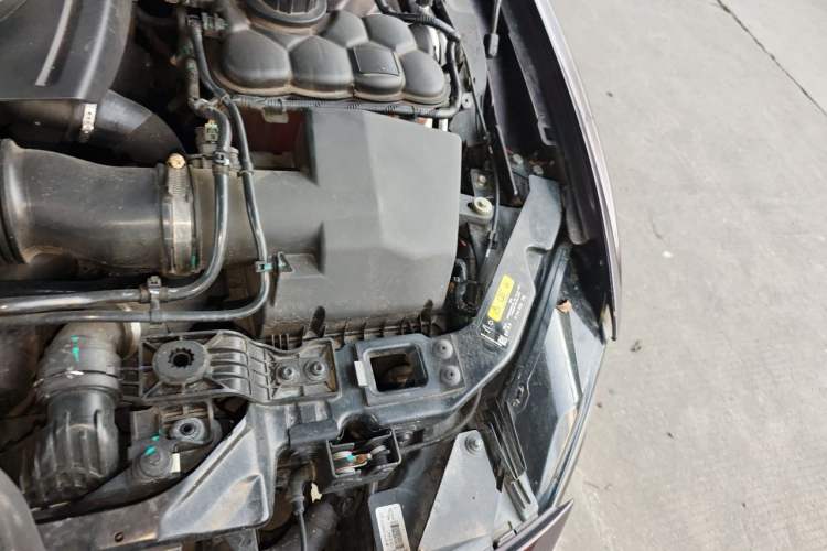 Used Jaguar XEL 2020 2.0T 200 PS S Advanced Elegance Edition Engine Bay Left