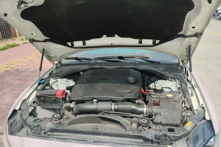 Used Jaguar XEL 2020 2.0T 200PS R-DYNAMIC Youth Sports Edition Engine Bay