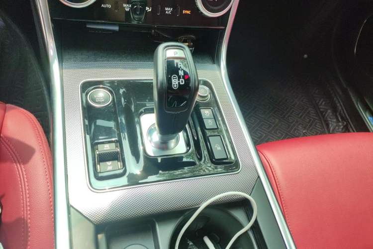 Used Jaguar XEL 2020 2.0T 200PS R-DYNAMIC Youth Sports Edition Gear Lever