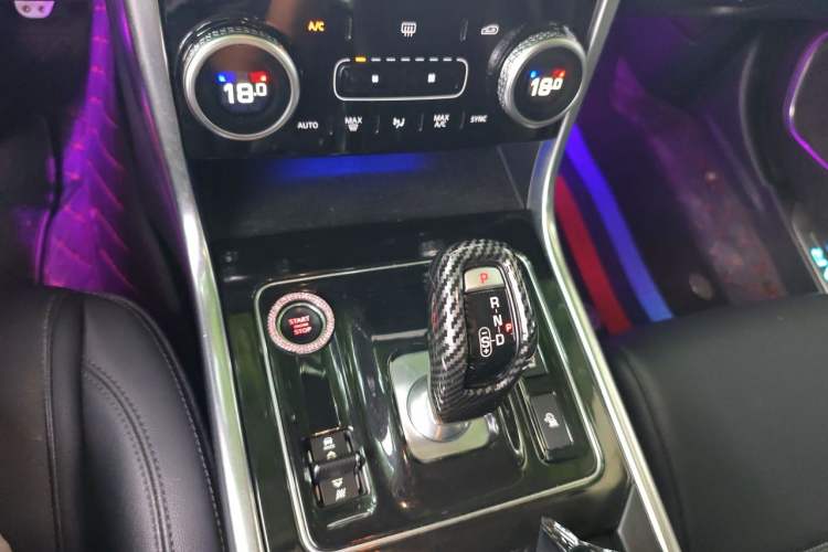 Used Jaguar XEL 2020 2.0T 200 PS S Advanced Elegance Edition Gear Lever