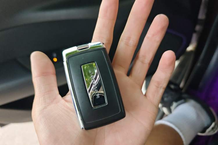 Used Jaguar XEL 2020 2.0T 200 PS S Advanced Elegance Edition Vehicle Key