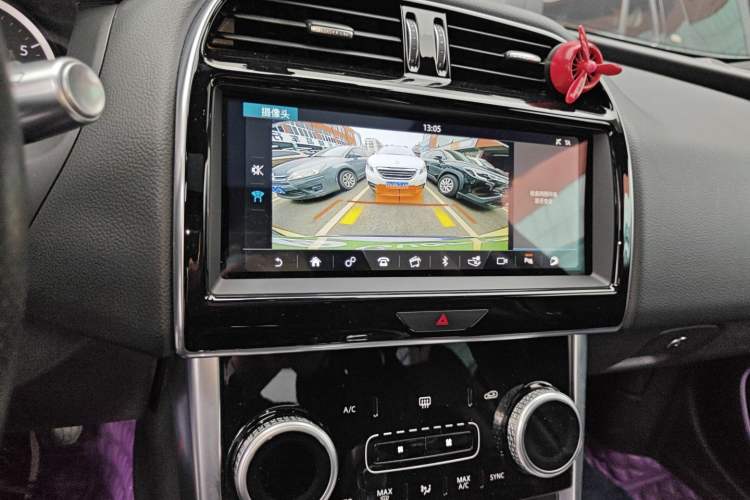 Used Jaguar XEL 2020 2.0T 200PS R-DYNAMIC Youth Sports Edition Audio And AC Panel