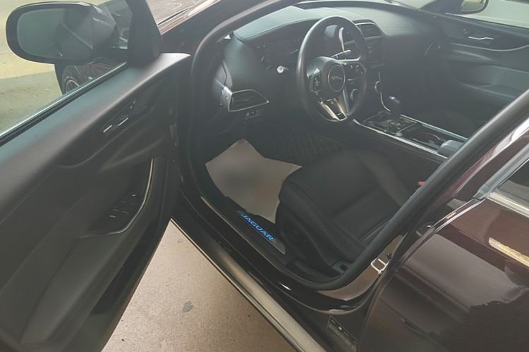 Used Jaguar XEL 2020 2.0T 200 PS S Advanced Elegance Edition Driver Seat