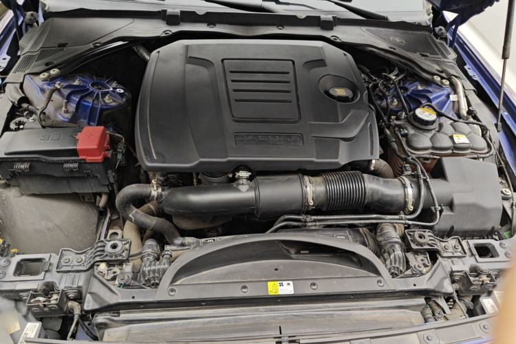 Used Jaguar XEL 2020 2.0T 200PS R-DYNAMIC Youth Sports Edition Engine Bay