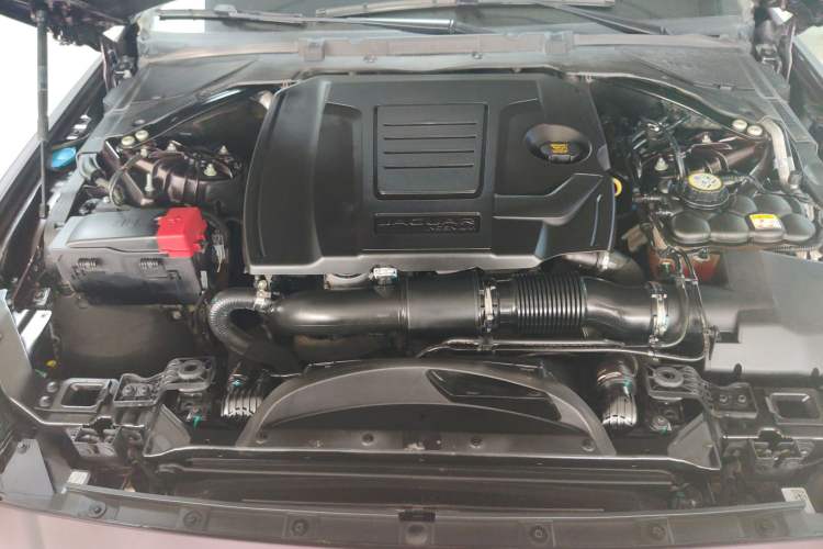 Used Jaguar XEL 2020 2.0T 250 PS SE Tech-Elegant Edition Engine Bay