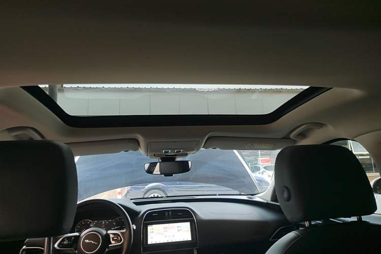 Used Jaguar XEL 2020 2.0T 200 PS S Advanced Elegance Edition Headliner