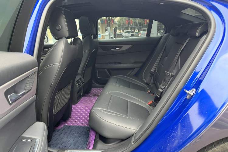 Used Jaguar XEL 2020 2.0T 200PS R-DYNAMIC Youth Sports Edition Interior 2