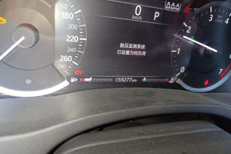 Used Jaguar XEL 2020 2.0T 200 PS R-DYNAMIC S Advanced Sport Edition Odometer Close Up