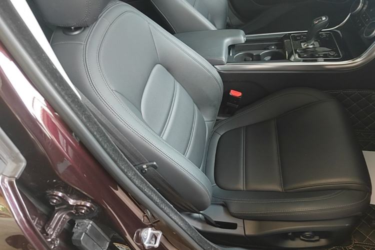 Used Jaguar XEL 2020 2.0T 200 PS S Advanced Elegance Edition Right Front Seat