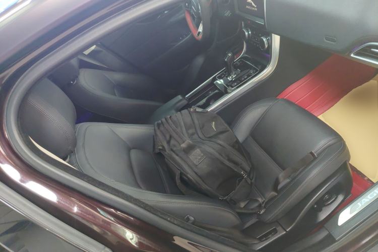 Used Jaguar XEL 2020 2.0T 250 PS SE Tech-Elegant Edition Right Front Seat
