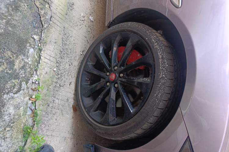 Used Jaguar XEL 2020 2.0T 200 PS R-DYNAMIC S Advanced Sport Edition Right Front Wheel Hub