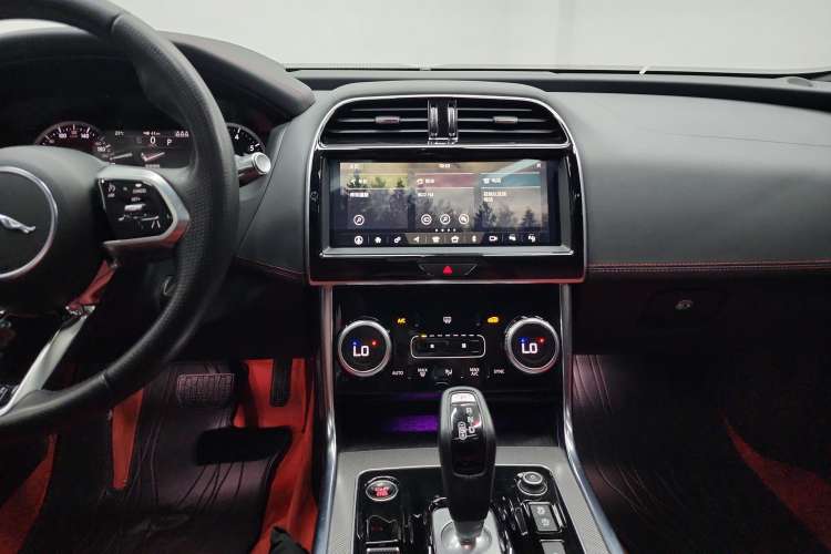 Used Jaguar XEL 2020 2.0T 200 PS R-DYNAMIC S Advanced Sport Edition Audio And AC Panel