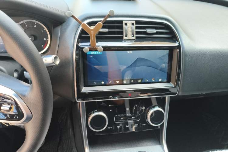 Used Jaguar XEL 2020 2.0T 200PS R-DYNAMIC Youth Sports Edition Audio And AC Panel